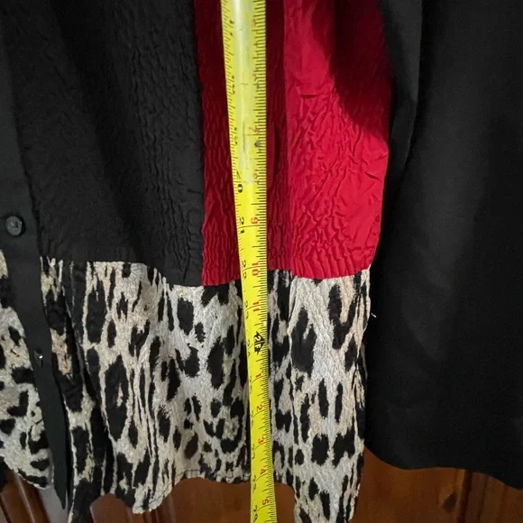 Chico's blouse Roxanna Crinkle Animal-Mix Shirt - Picture 8 of 9